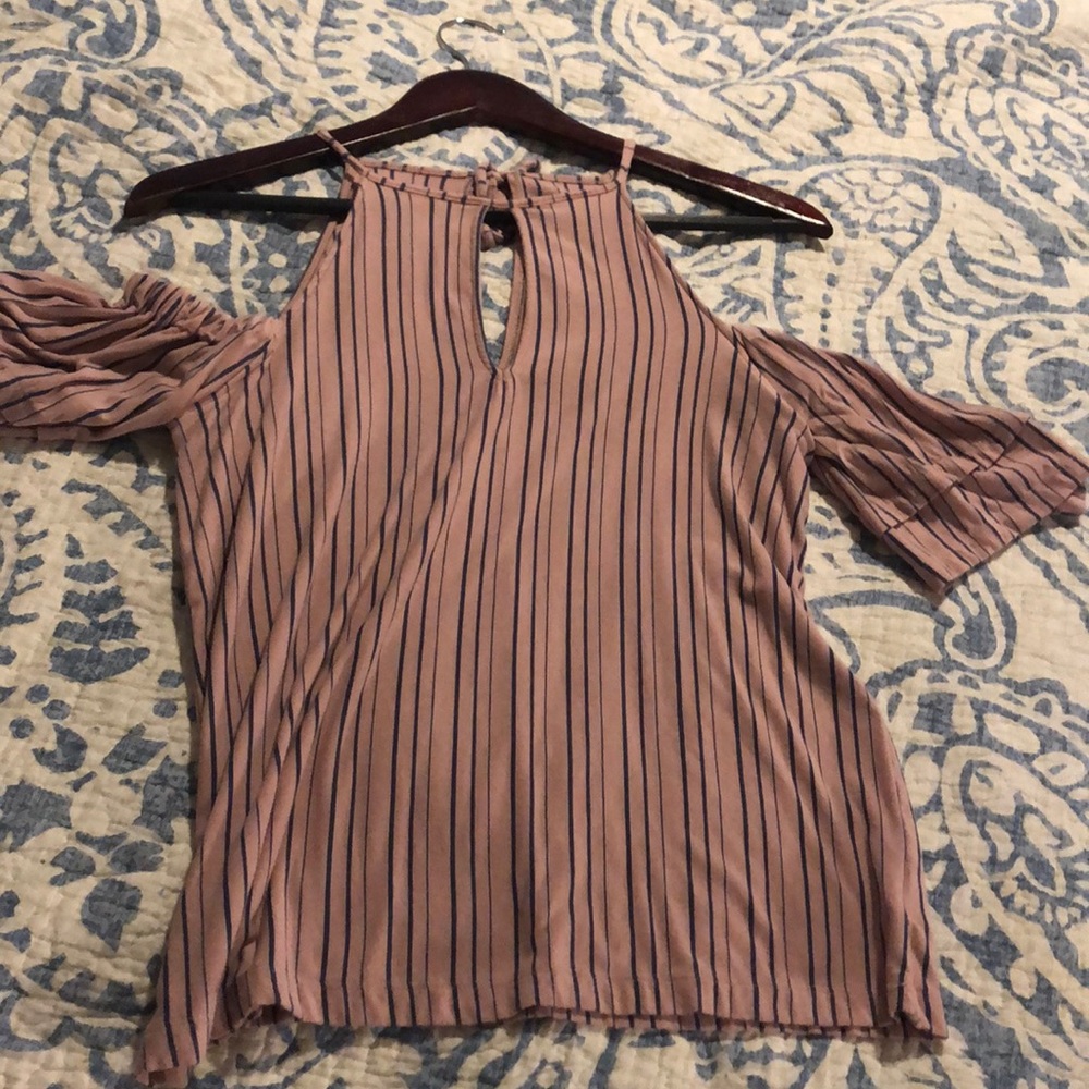 American Eagle Cut-out blouse